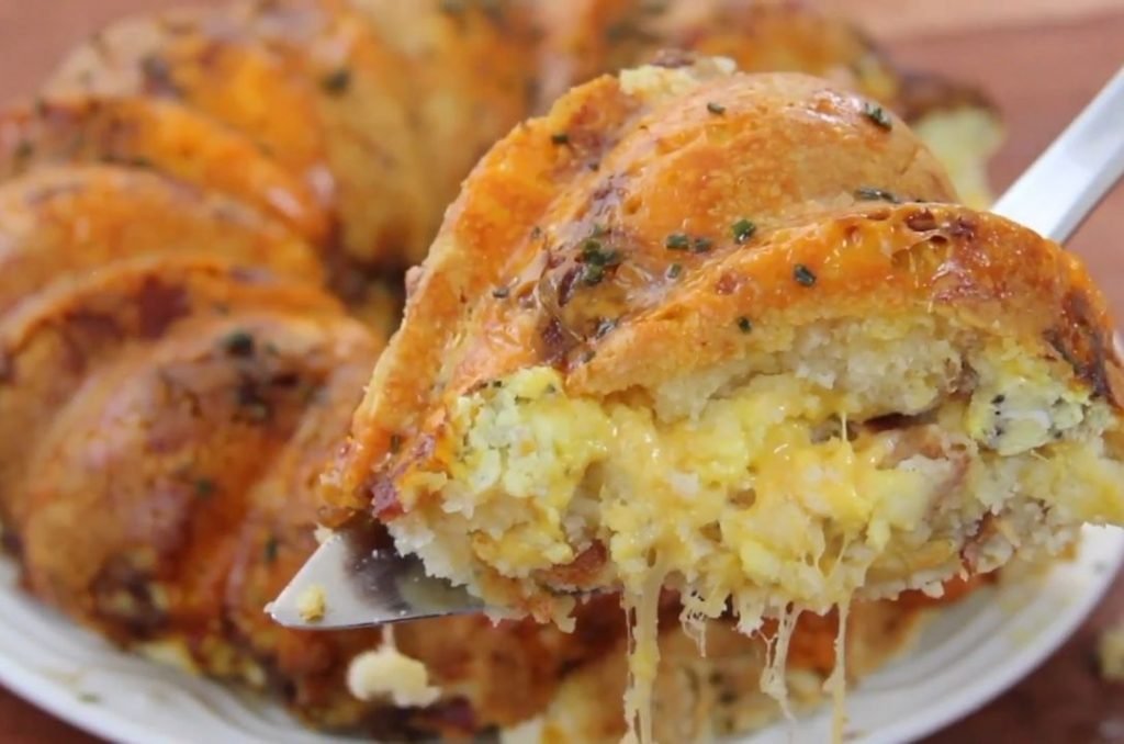 Bacon Egg and Cheese Breakfast Bundt Cake Feminologie