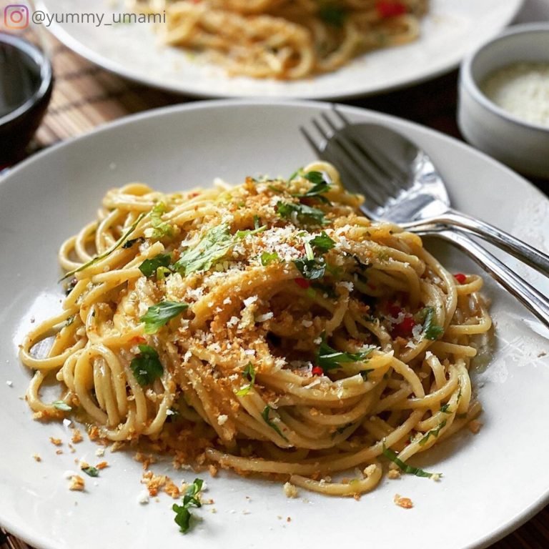 Spaghetti aglio e Olio ?? With Anchovies and Lemon Panko Crumb