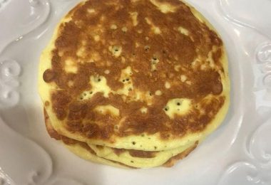 3-Ingredient Cream cheese pancake